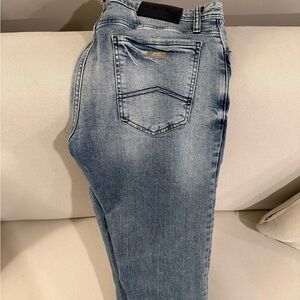Armani men jeans
Brand new and unworn!